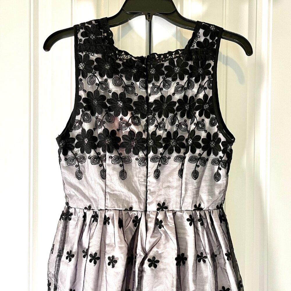 Moon Collection Black Daisy Embroidered Overlay Mini Dress (M) New With Tag - Picture 4 of 8